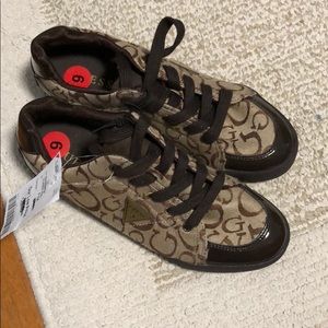 Guess monogram athletic sneakers (size 6)